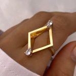 انگشتر نگین دار