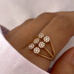 انگشتر نگین دار