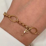 دستبند با آویز لاو