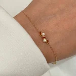 دستبند مینیمال با نگین سفید و قرمز