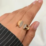 انگشتر نگین دار