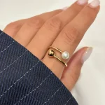 انگشتر مروارید و گوی طلا