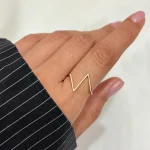 انگشتر مینیمال زیگزاگ
