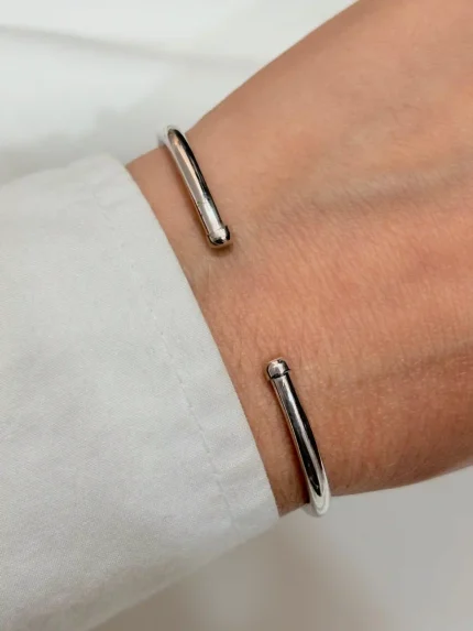 دستنبد النگویی سفید گوی طلا