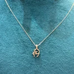 گردنبند با استیکر لاو