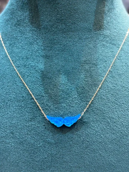 گردنبند با آویز قلب آبی