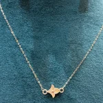 گردنبند با آویز تراش خورده