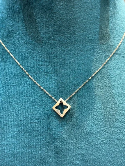 گردنبند با آویز ونکلیف