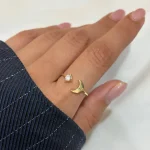 انگشتر طرح ماه نگین دار