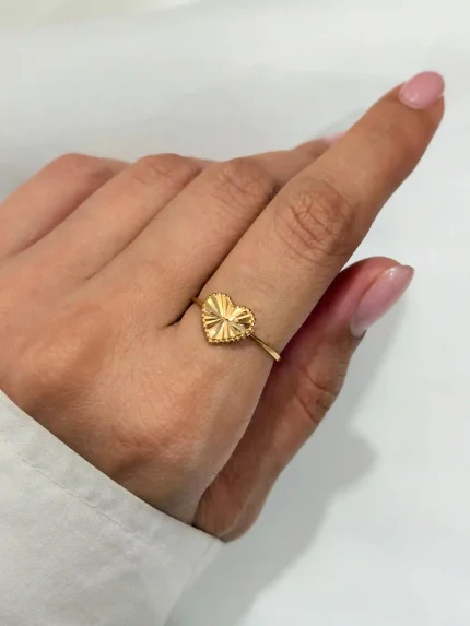 انگشتر قلب تراش خورده