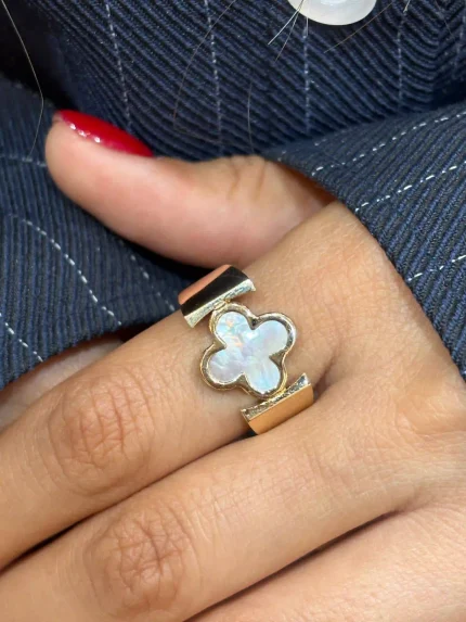 انگشتر گل لویی ویتون