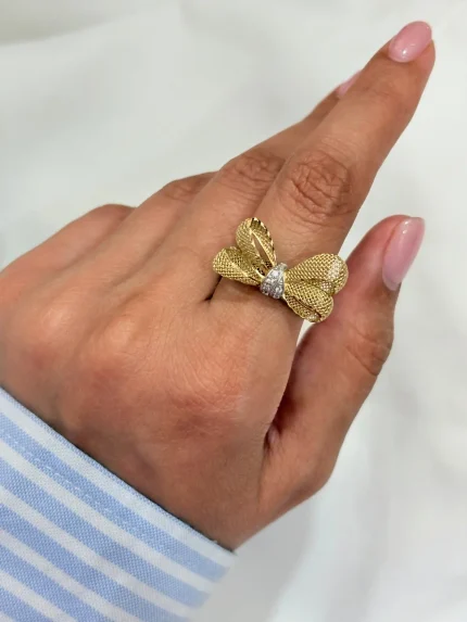 انگشتر طرح پاپیون