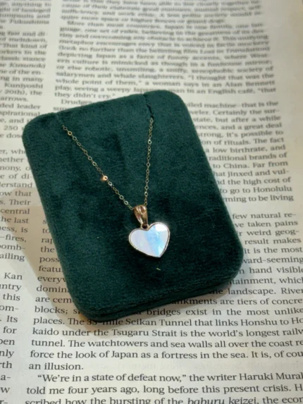 گردنبند قلب با صدف سفید