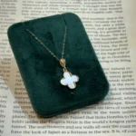 پلاک ونکلیف با صدف سفید