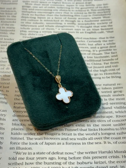 پلاک ونکلیف با صدف سفید