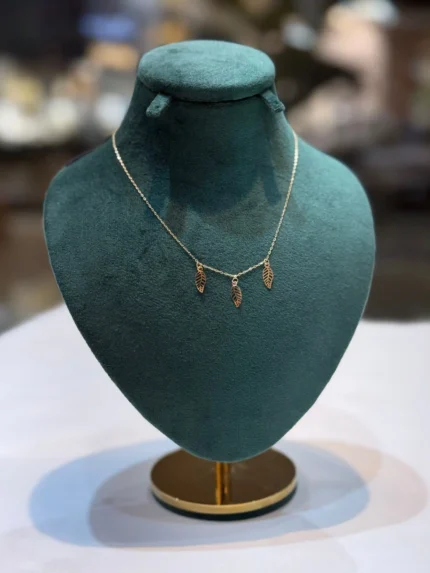 زنجیر متصل با آویز برگ