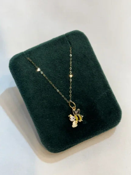 آویز طلای زنبور