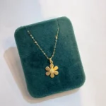 آویز طرح گل