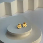 گوشواره برگ پهن