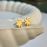 گوشواره میخی طرح گل