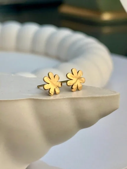 گوشواره میخی طرح گل