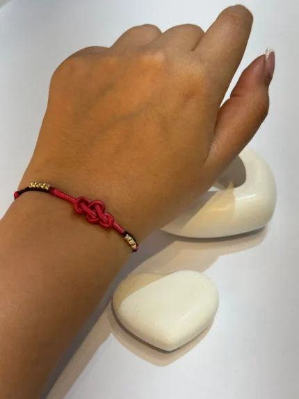 دستبند قرمز