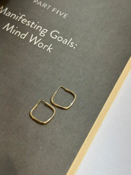 گوشواره مربع