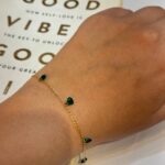 دستبند با آویز قلب سنگی