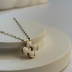 گردنبند ونکلیف