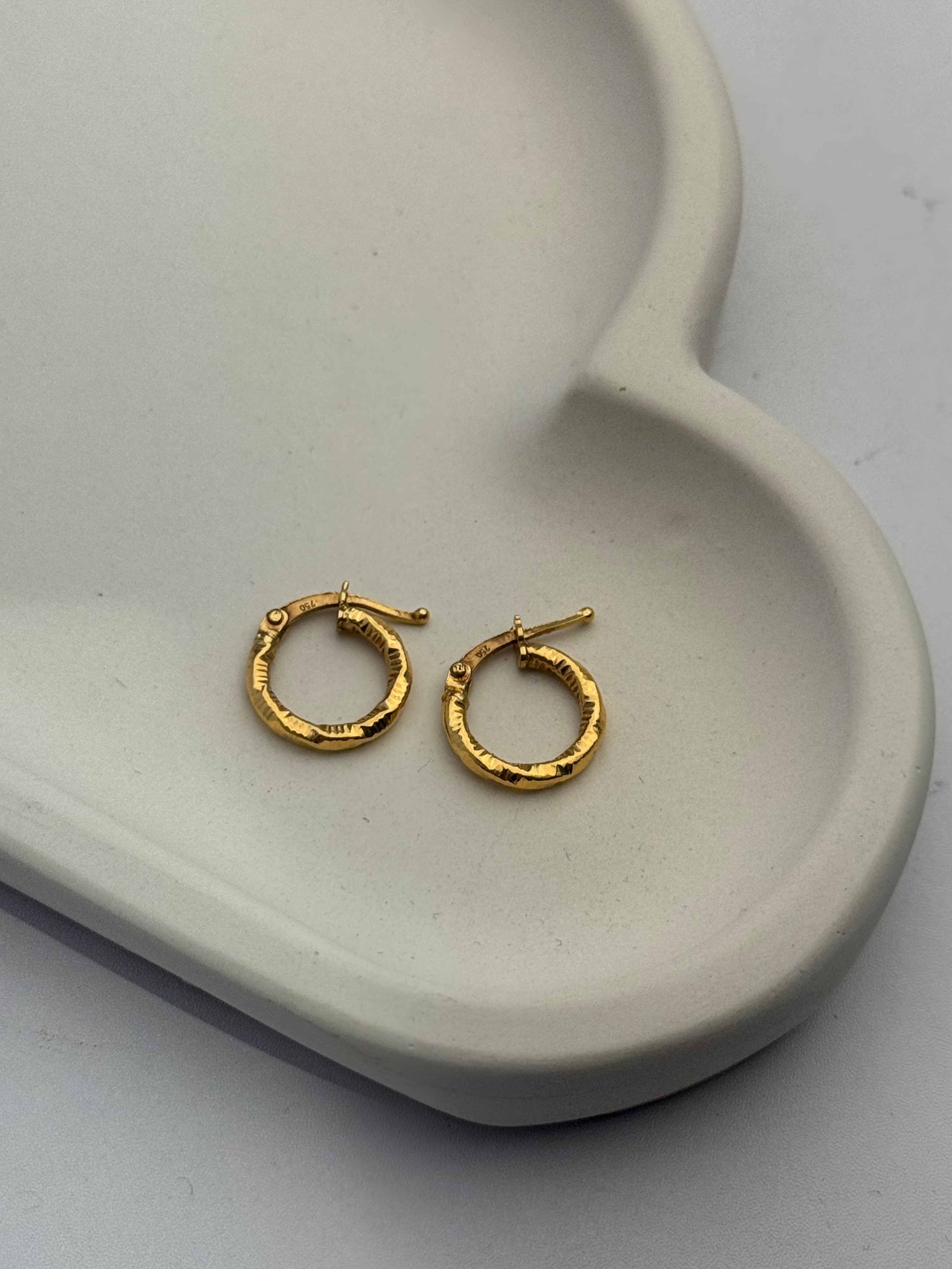 گوشواره حلقه ای تراش خورده