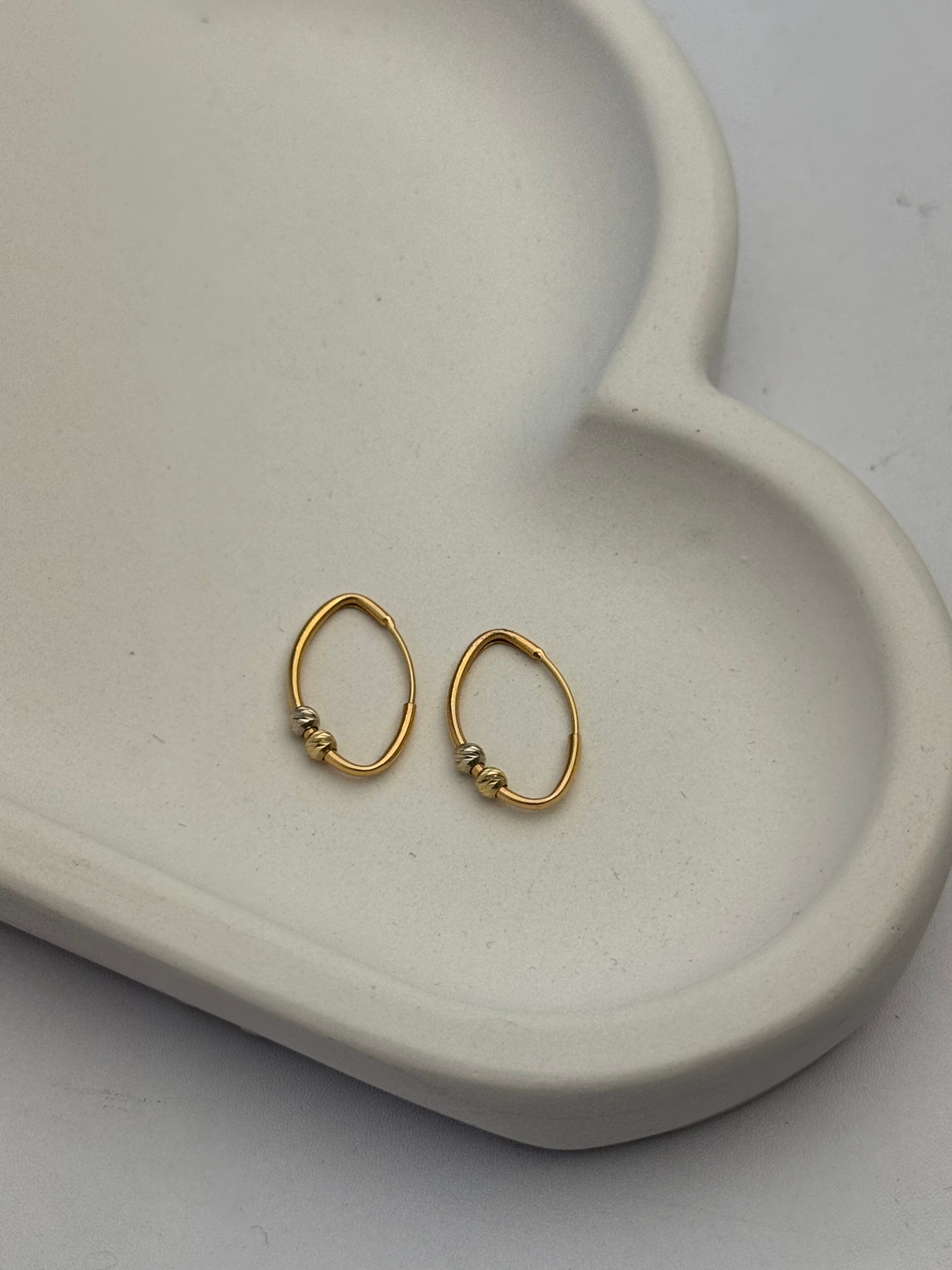 گوشواره بیضی با گوی